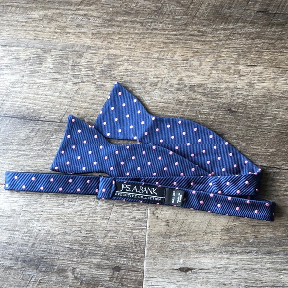 Jos. A. Bank blue and pink polka dot bow tie - Picture 3 of 3